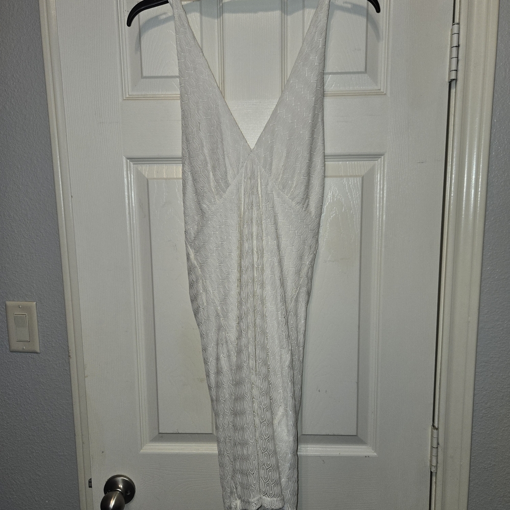 Divided White Textured V-Neck Mini Dress